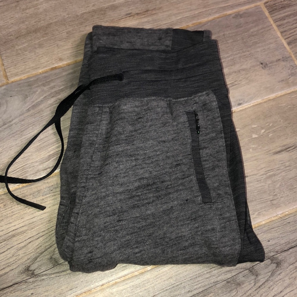 Like new grey lululemon sweatpants